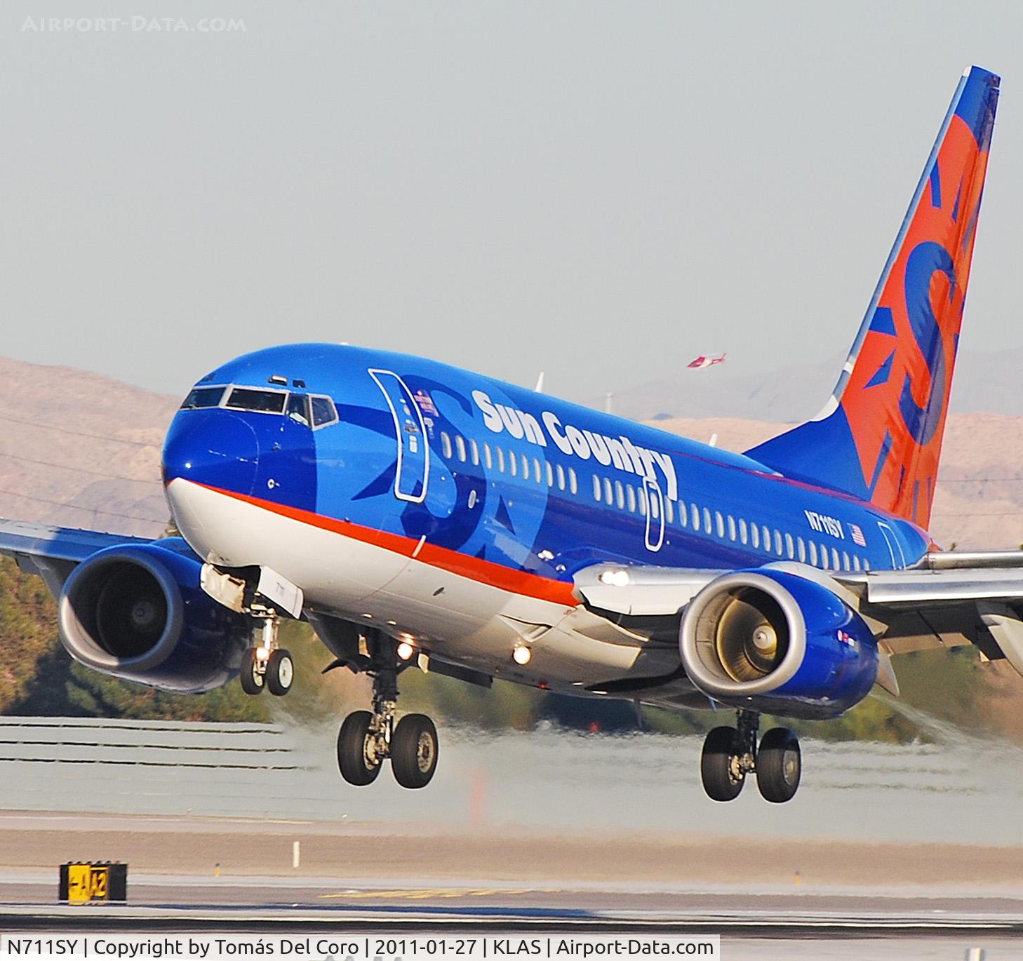 N711SY, 2002 Boeing 737-73V C/N 30245, Sun Country Airlines Boeing 737-73V N711SY (cn 30245/1058)

Las Vegas - McCarran International (LAS / KLAS)
USA - Nevada, January 27, 2011
Photo: Tomás Del Coro