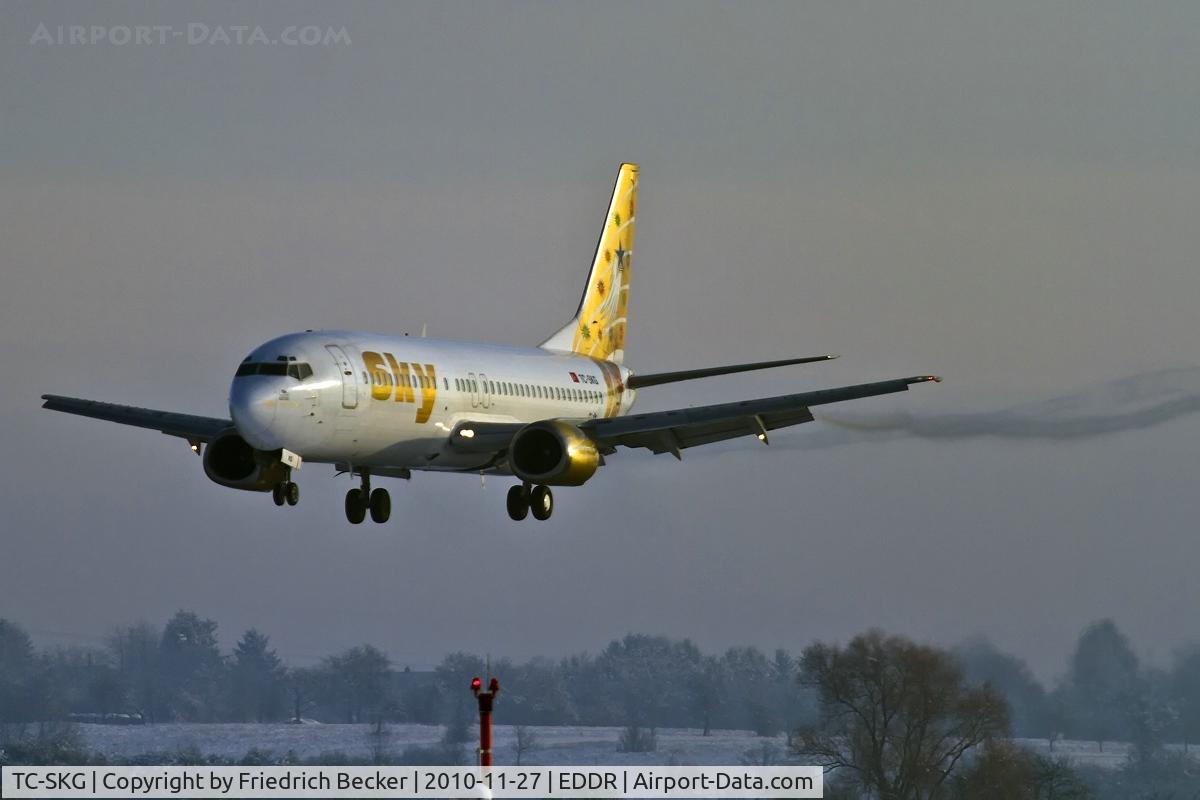 TC-SKG, 1991 Boeing 737-4Q8 C/N 25371, short final RW24