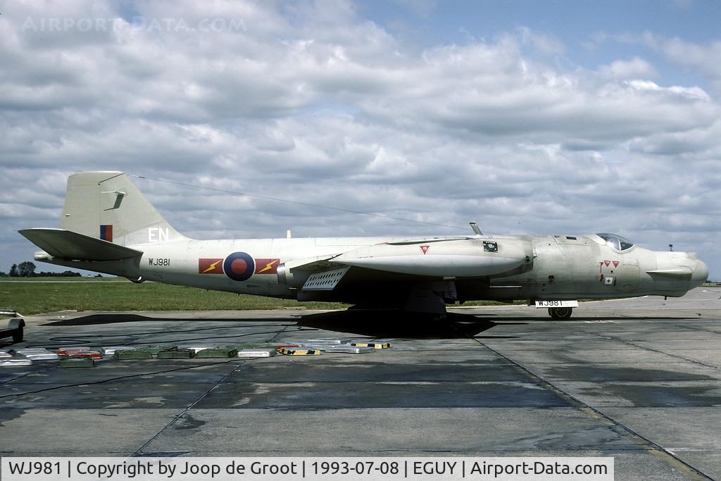 WJ981, English Electric Canberra T.17A C/N Not found WJ981, 360 Sq at RAF Wyton