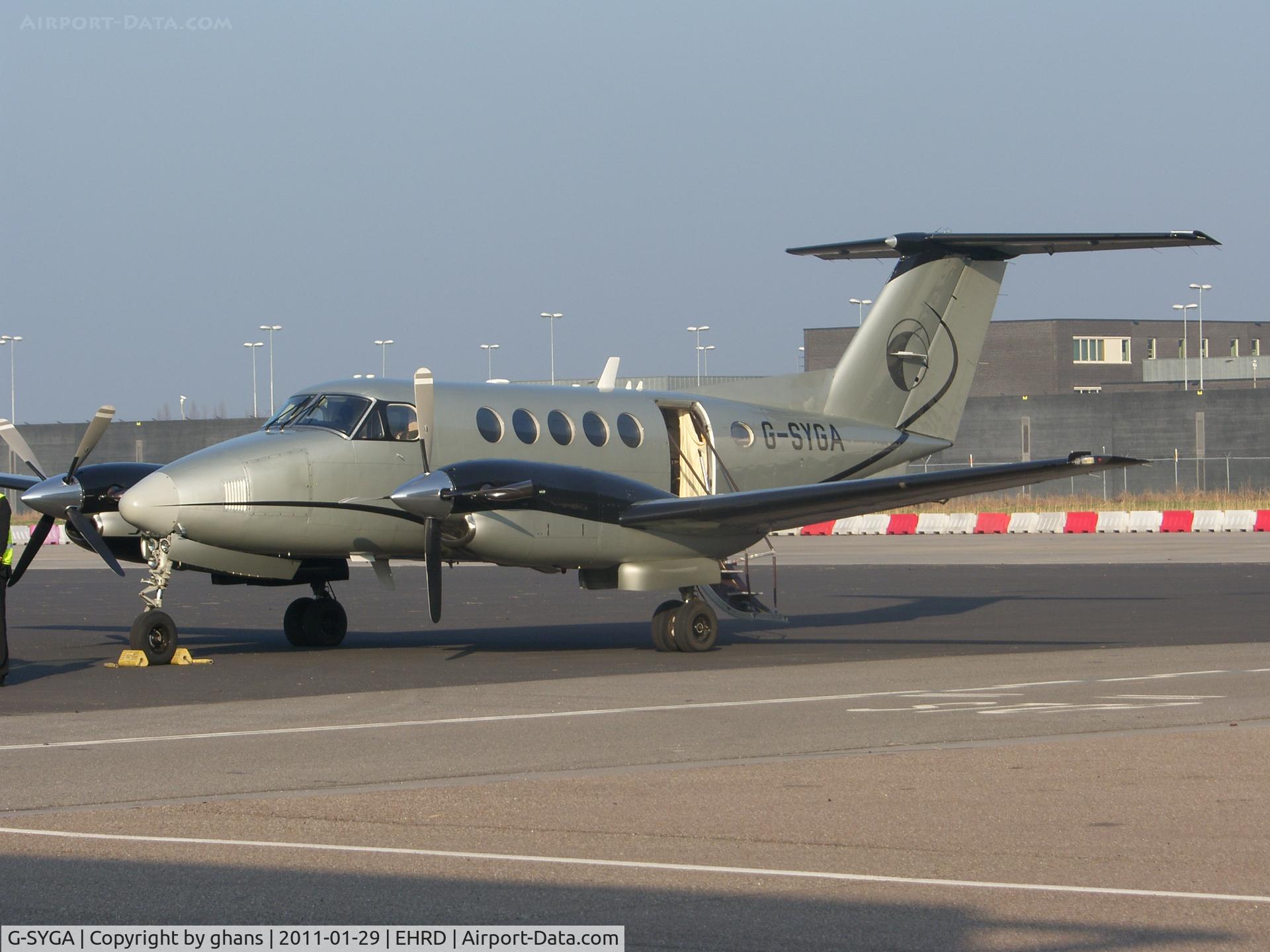 G-SYGA, 1982 Beech B200 Super King Air King Air C/N BB-1044, Synergy Aviation