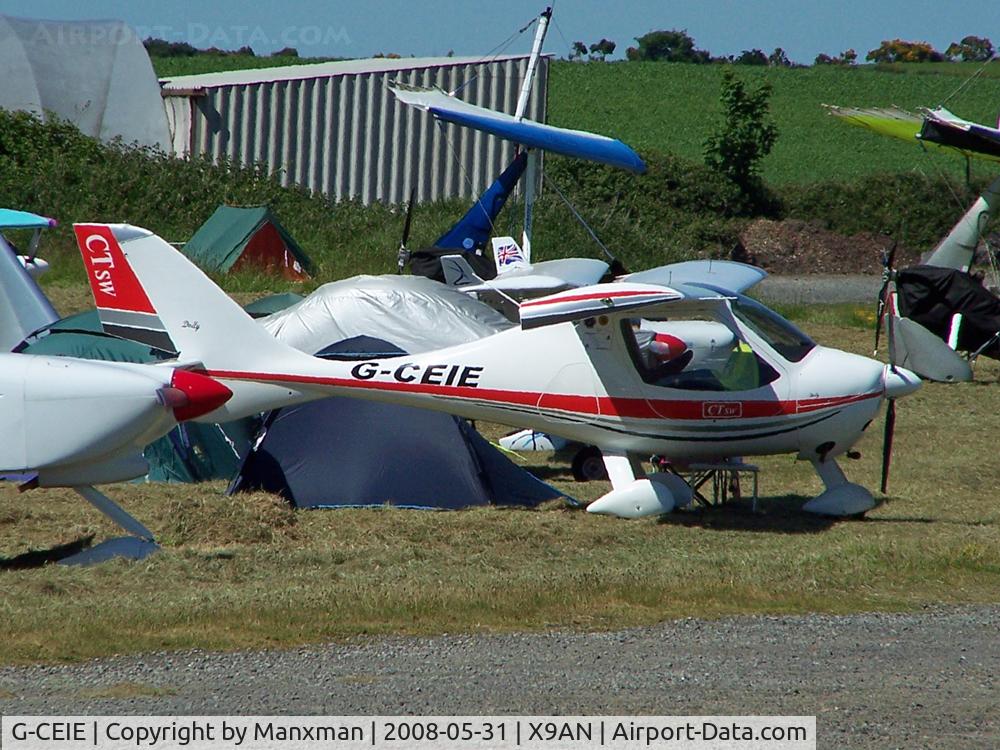 G-CEIE, 2006 Flight Design CTSW C/N 8243, Visiting Andreas during TT Week