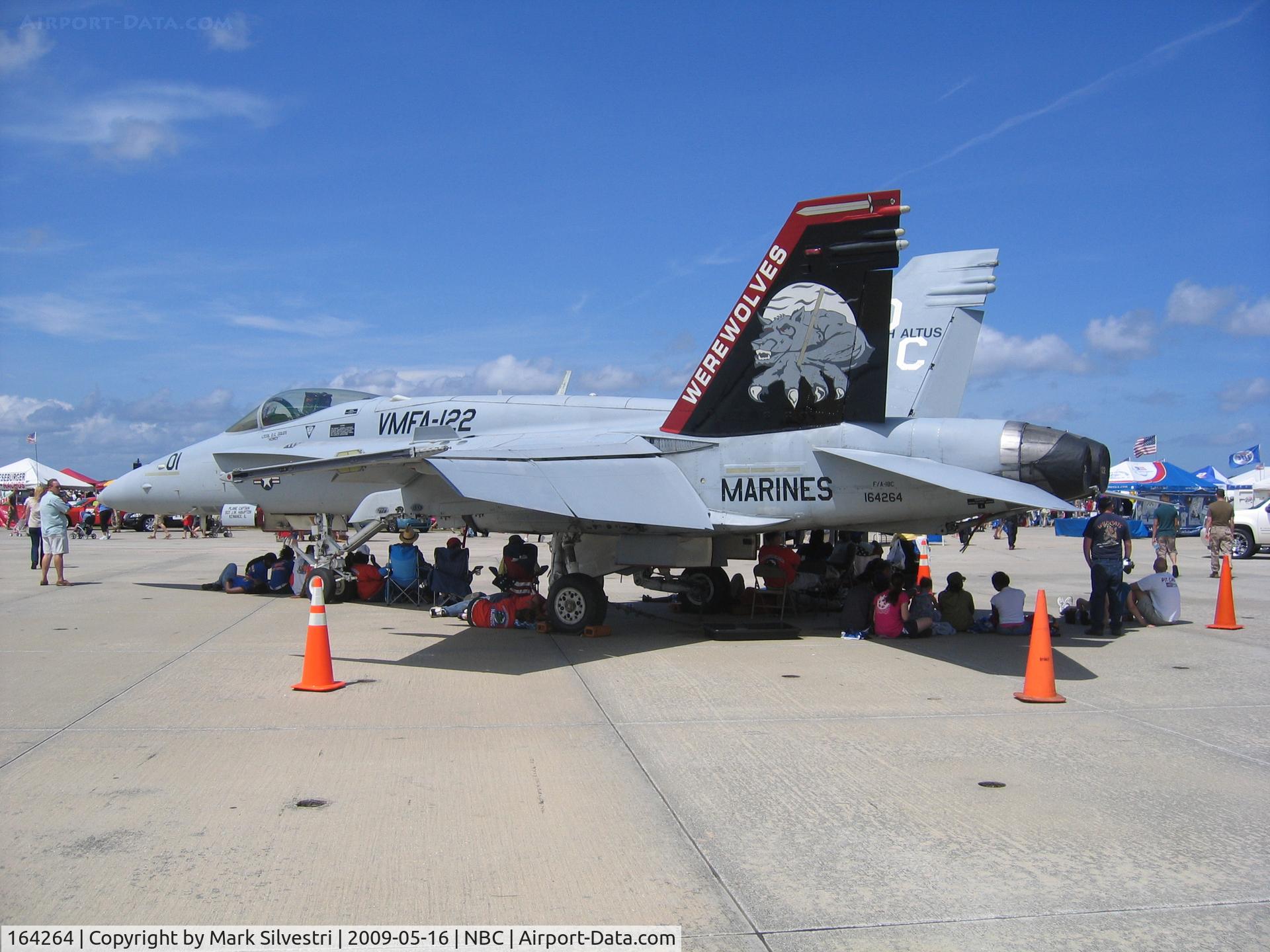 164264, 1991 McDonnell Douglas F/A-18C Hornet C/N 1027/C243, Static at Marine Corps Air Station Beaufort