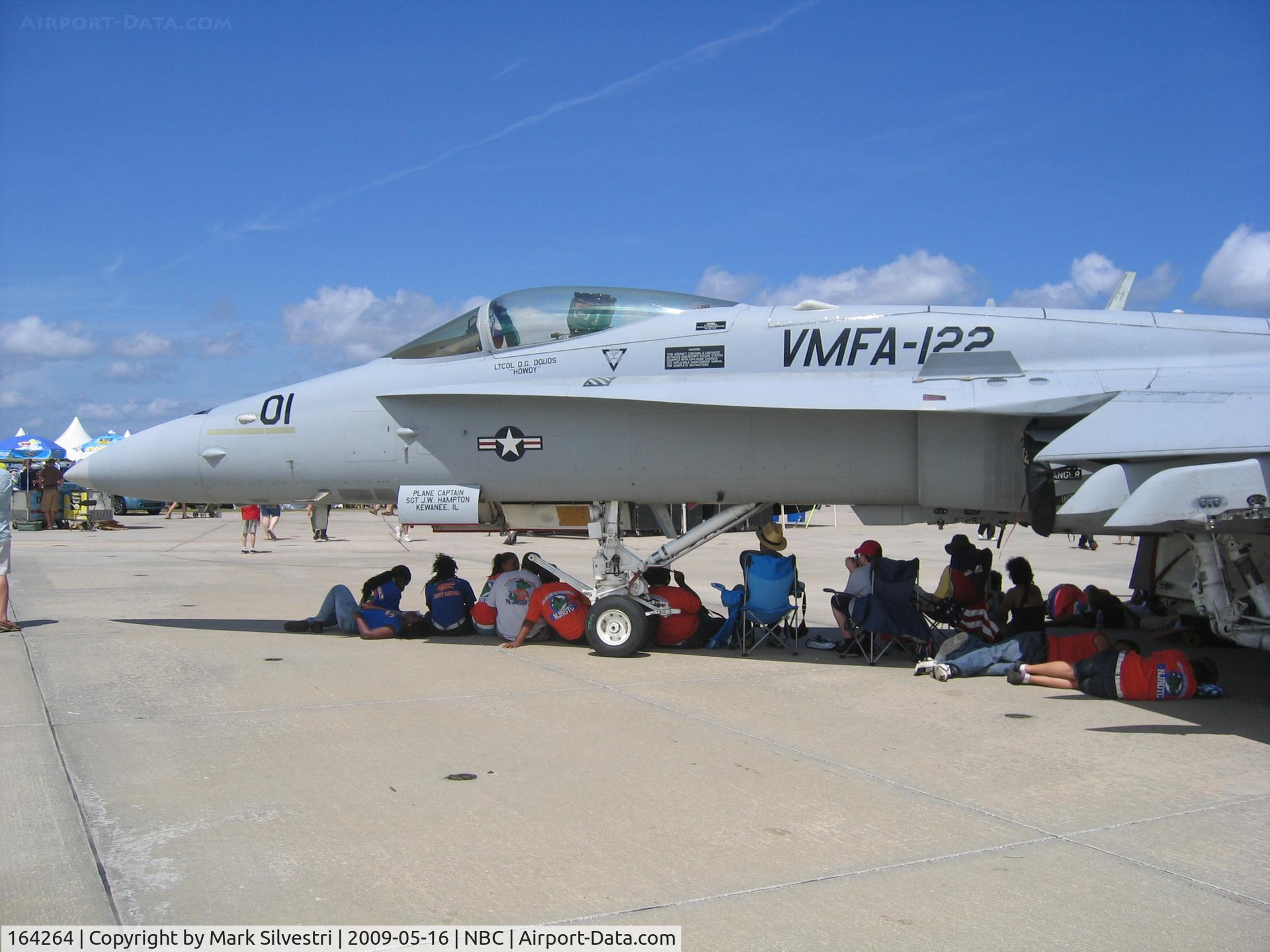 164264, 1991 McDonnell Douglas F/A-18C Hornet C/N 1027/C243, Static at Marine Corps Air Station Beaufort