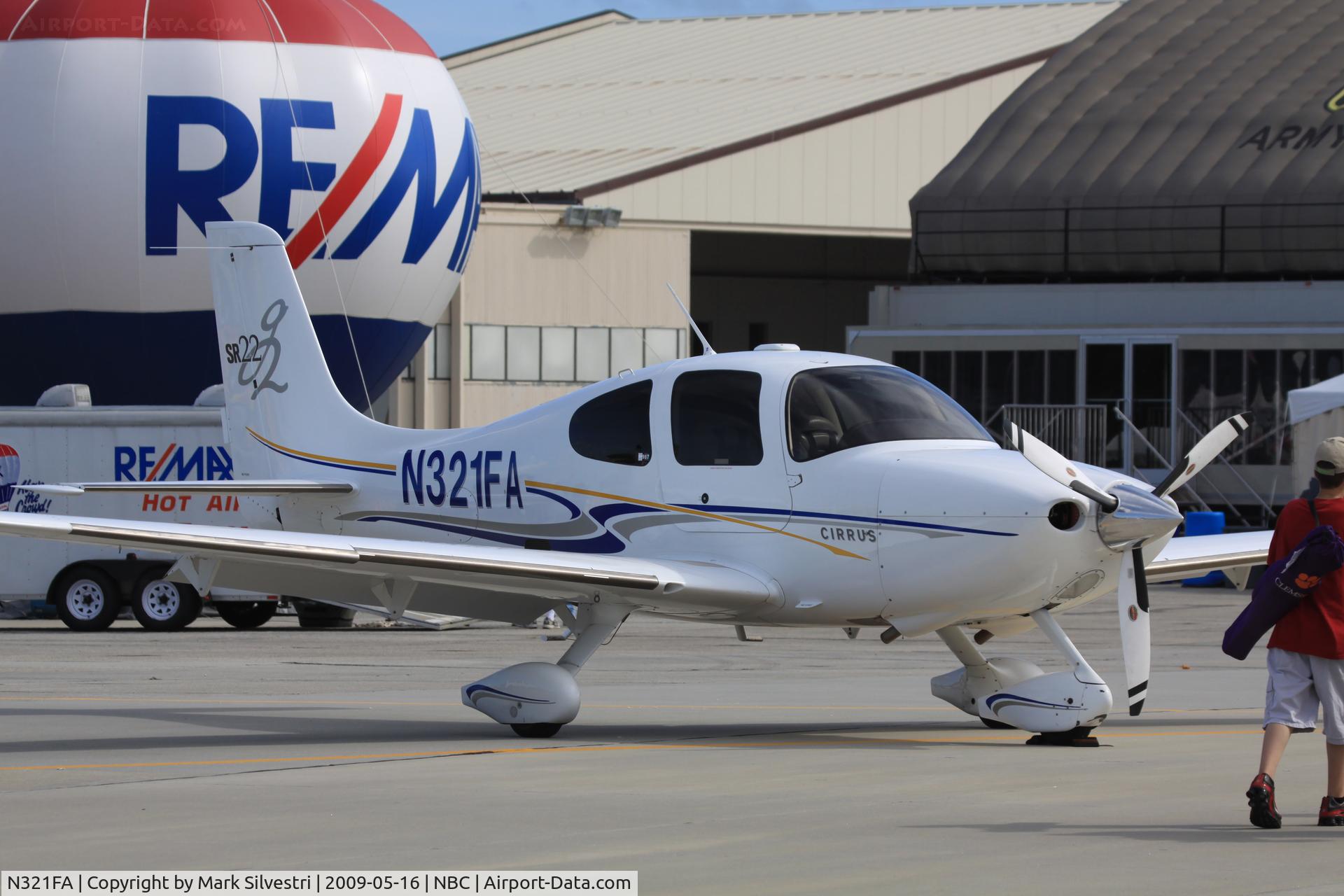 N321FA, 2004 Cirrus SR22 C/N 0824, Static at Marine Corps Air Station Beaufort