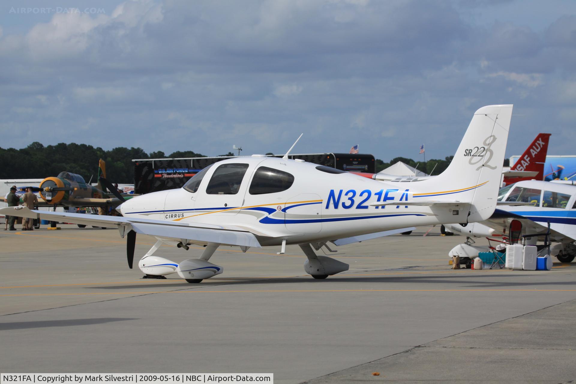 N321FA, 2004 Cirrus SR22 C/N 0824, Static at Marine Corps Air Station Beaufort