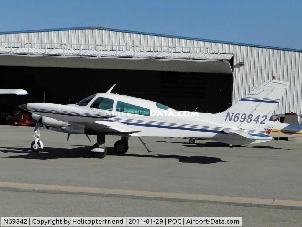 N69842, 1974 Cessna 310Q C/N 310Q1012, Parked near Howard Aviation