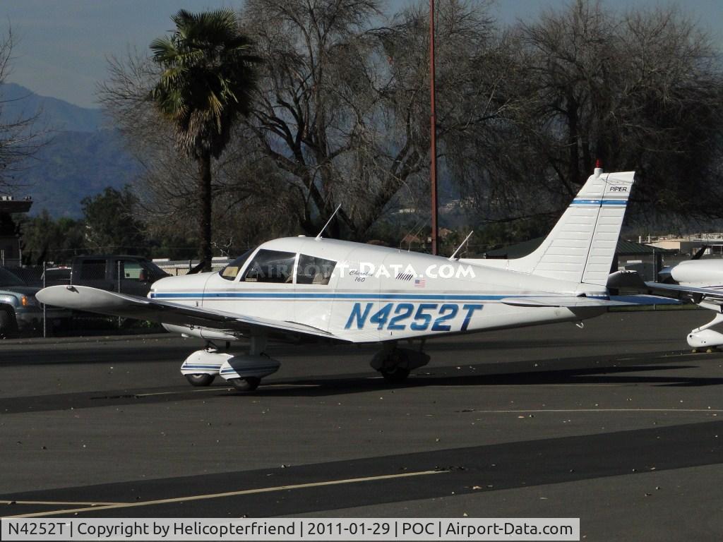 N4252T, 1971 Piper PA-28-140 C/N 28-7225105, Parked in transient parking