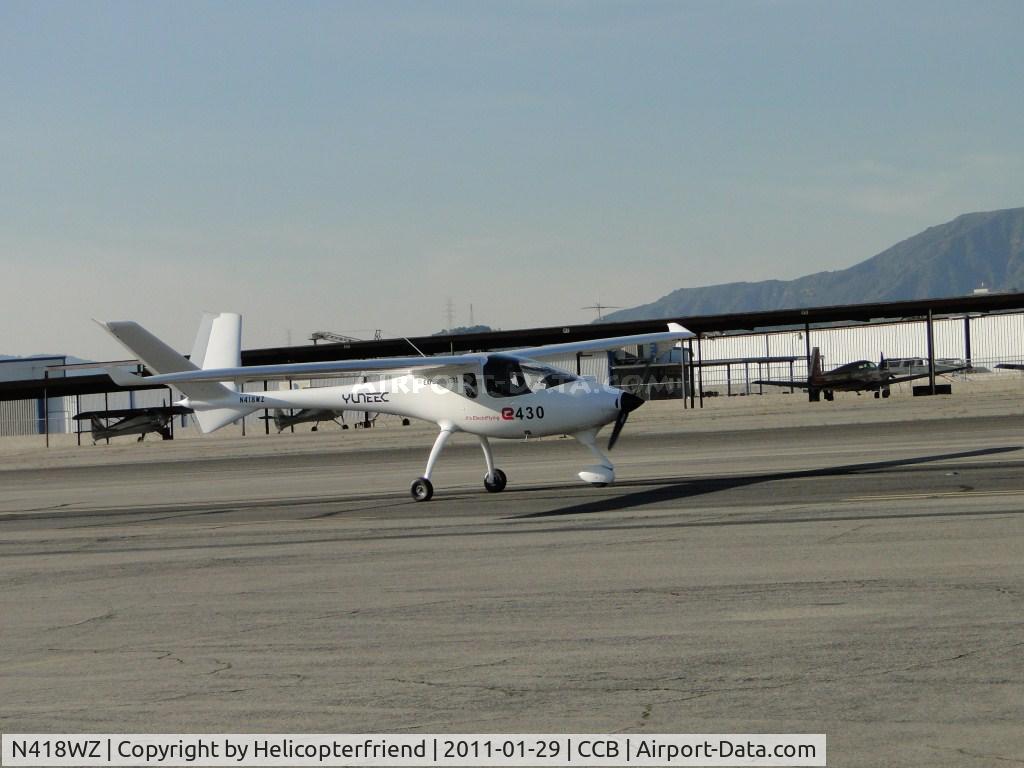 N418WZ, Yuneec E430 C/N YN-E430-0004, Taxiing towards runway 24 for first flight