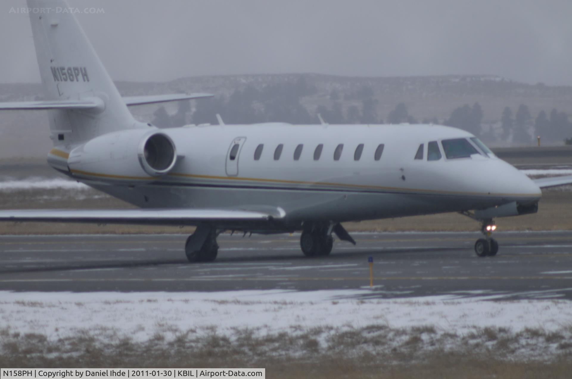 N158PH, 2005 Cessna 680 Citation Sovereign C/N 680-0049, Cessna Sovereign taxi's to 28R