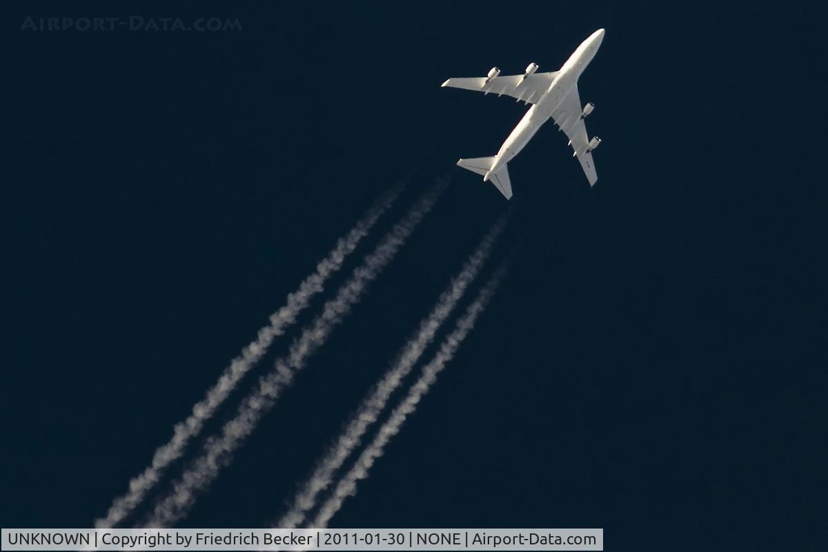 UNKNOWN, Contrails Various C/N Unknown, all white B747-400 cruising eastbound