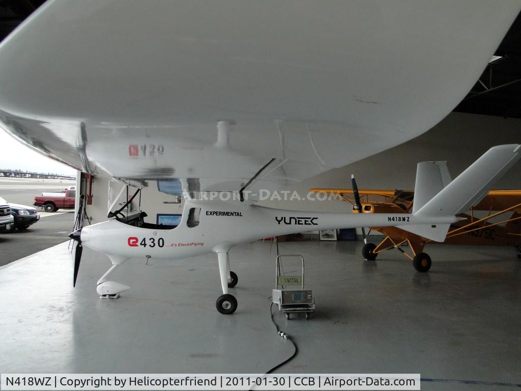 N418WZ, Yuneec E430 C/N YN-E430-0004, Battery being charged up for possible flight, depending on how long the weather holds out