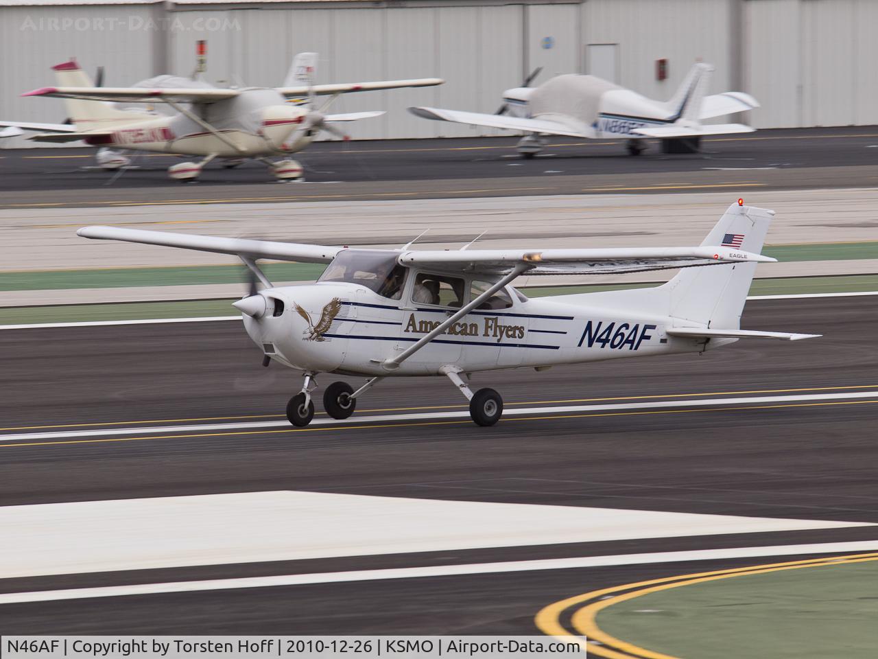 N46AF, 2001 Cessna 172R C/N 17281035, N46AF departing from RWY 21