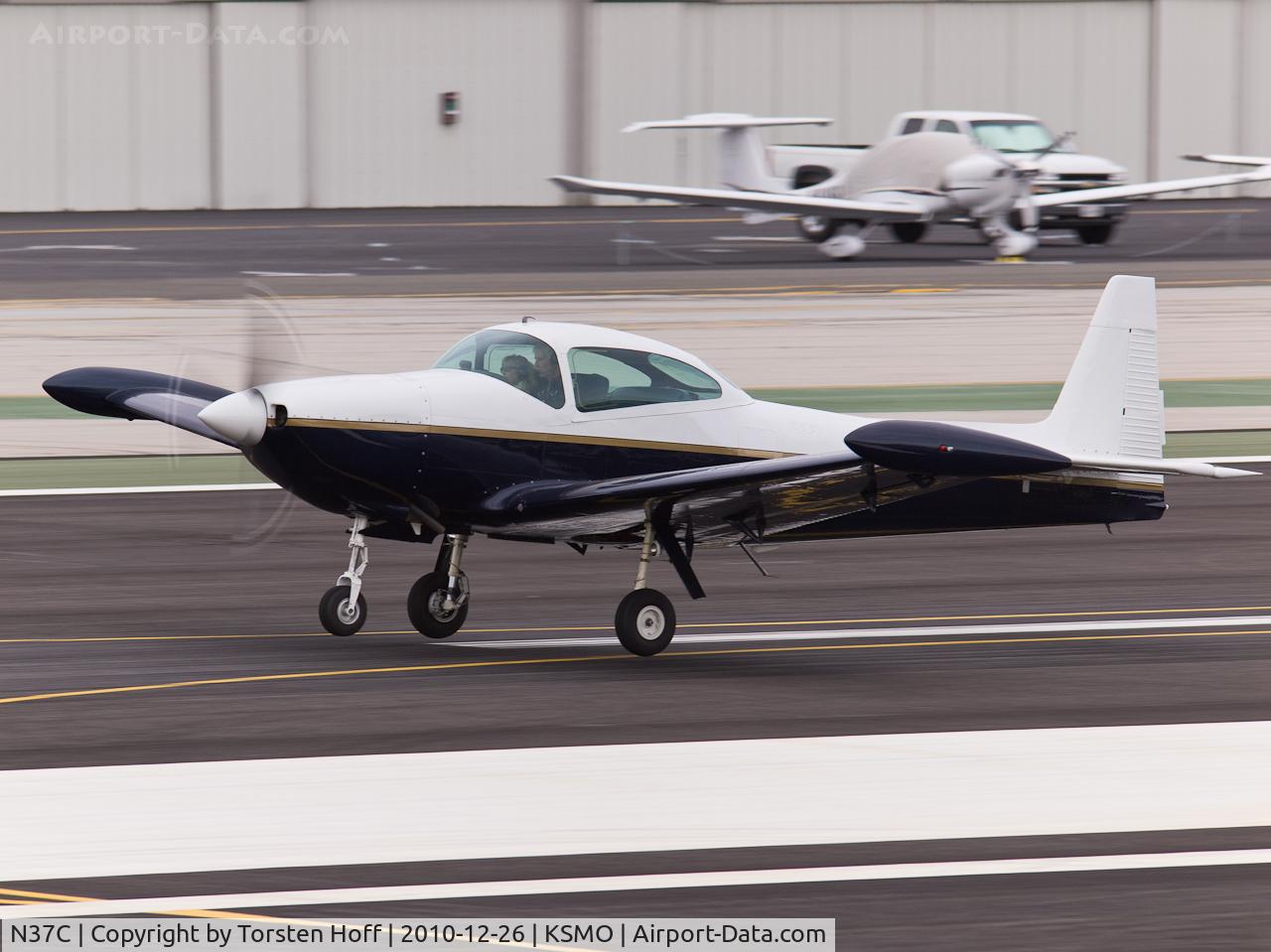 N37C, 1950 Ryan Navion B C/N NAV-4-2184B, N37C departing from RWY 21