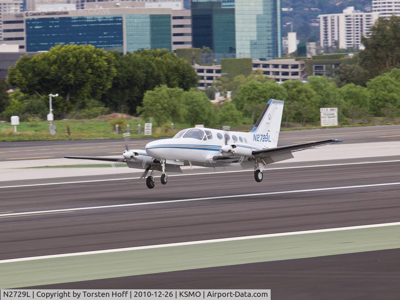 N2729L, 1979 Cessna 414A Chancellor C/N 414A0431, N2729L arriving on RWY 21