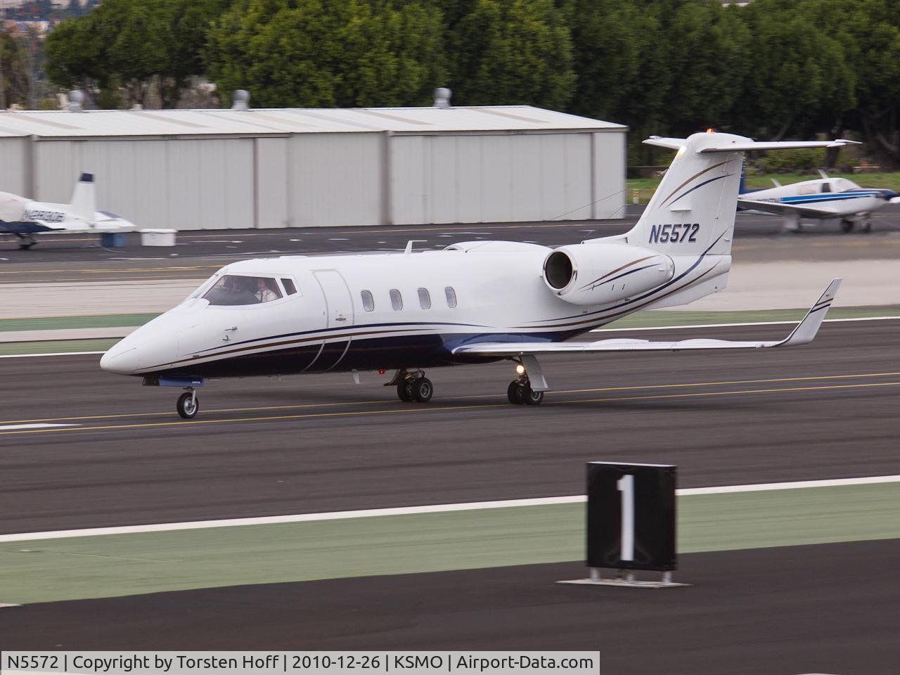 N5572, 1982 Gates Learjet 55 C/N 072, N5572 departing from RWY 21