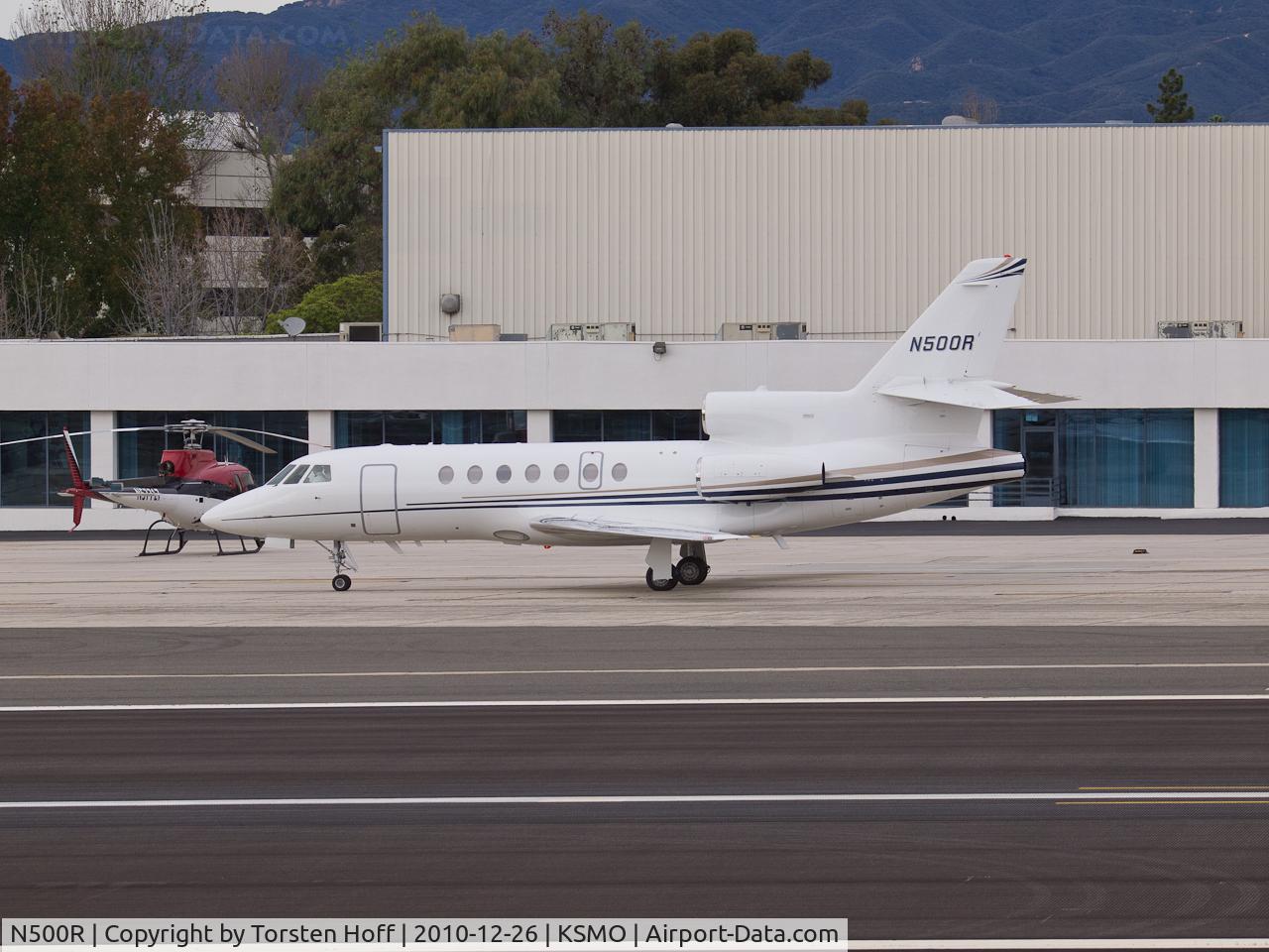 N500R, 2002 Dassault Mystere Falcon 50 C/N 323, N500R taxiing