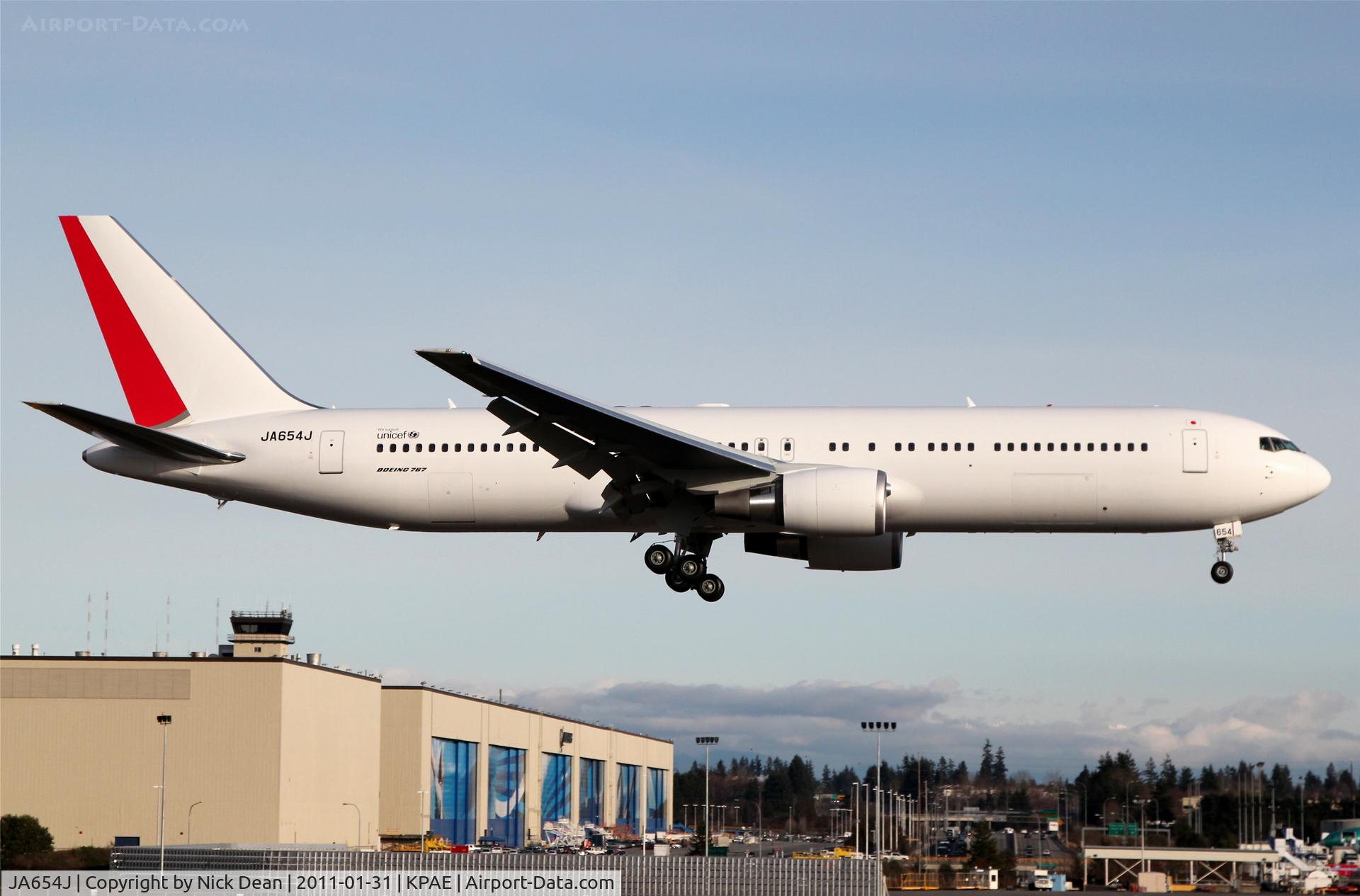 JA654J, 2010 Boeing 767-346/ER C/N 40366, KPAE Boeing 954 returning from a KPAE-KPAE test flight