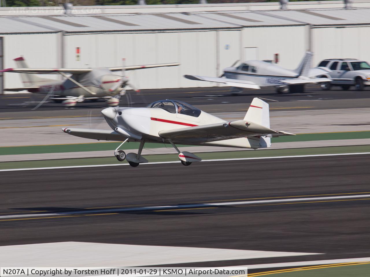 N207A, 1993 Vans RV-6A C/N 20430, N207A departing from RWY 21