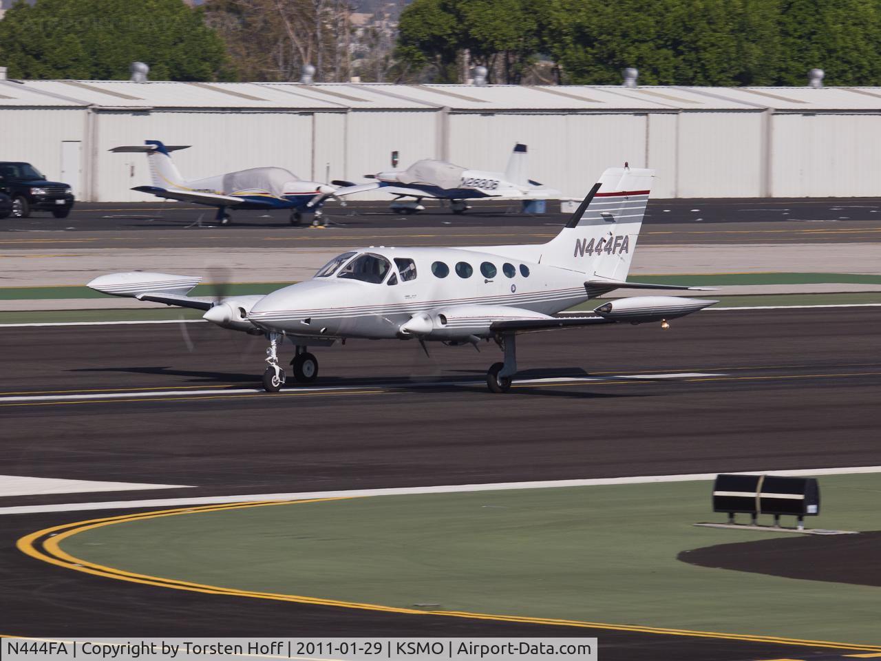 N444FA, Cessna 414 Chancellor C/N 414-0549, N444FA departing from RWY 21