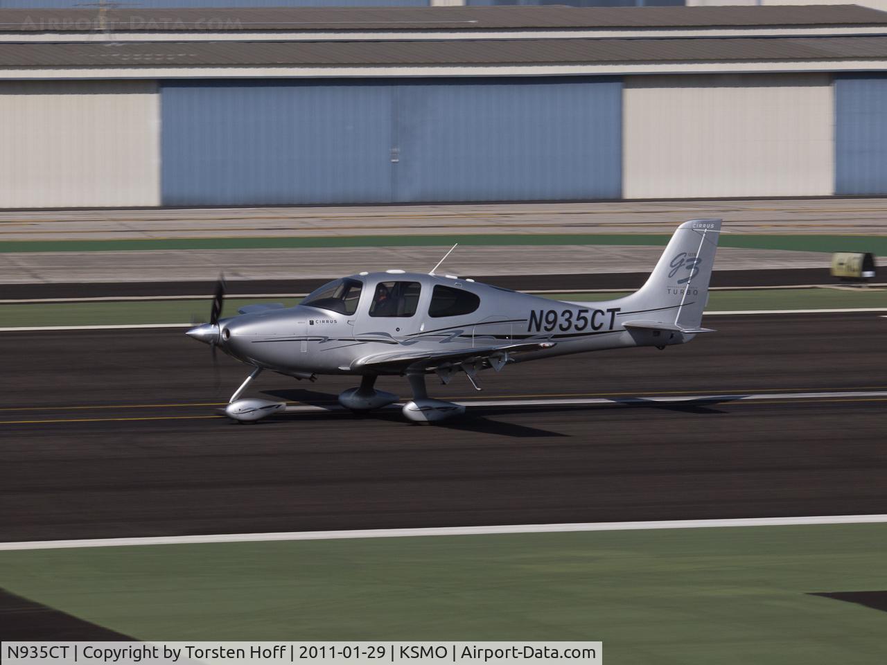 N935CT, 2008 Cirrus SR22 C/N 2935, N935CT arriving on RWY 21