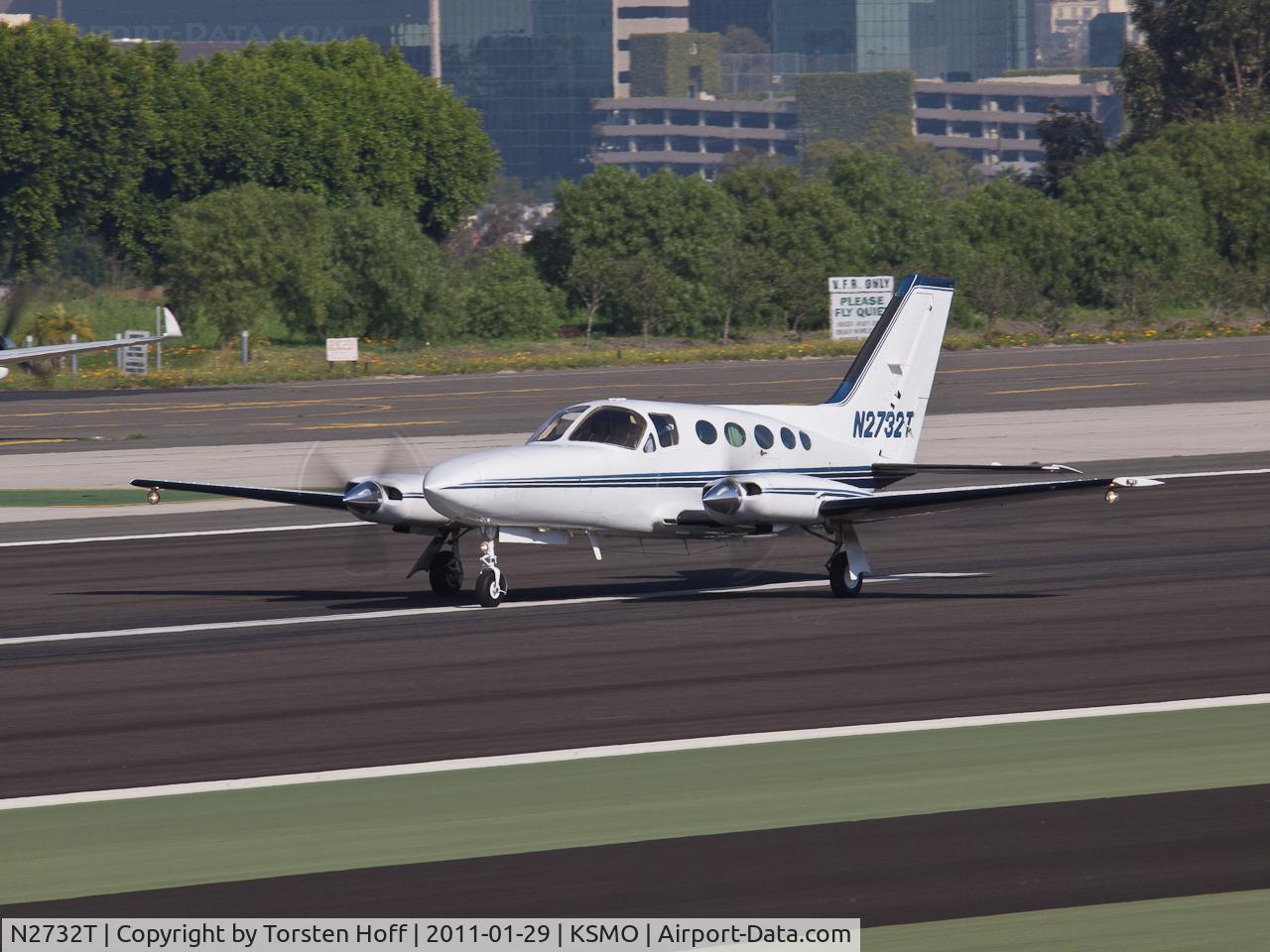N2732T, 1979 Cessna 414A Chancellor C/N 414A0449, N2732T departing from RWY 21