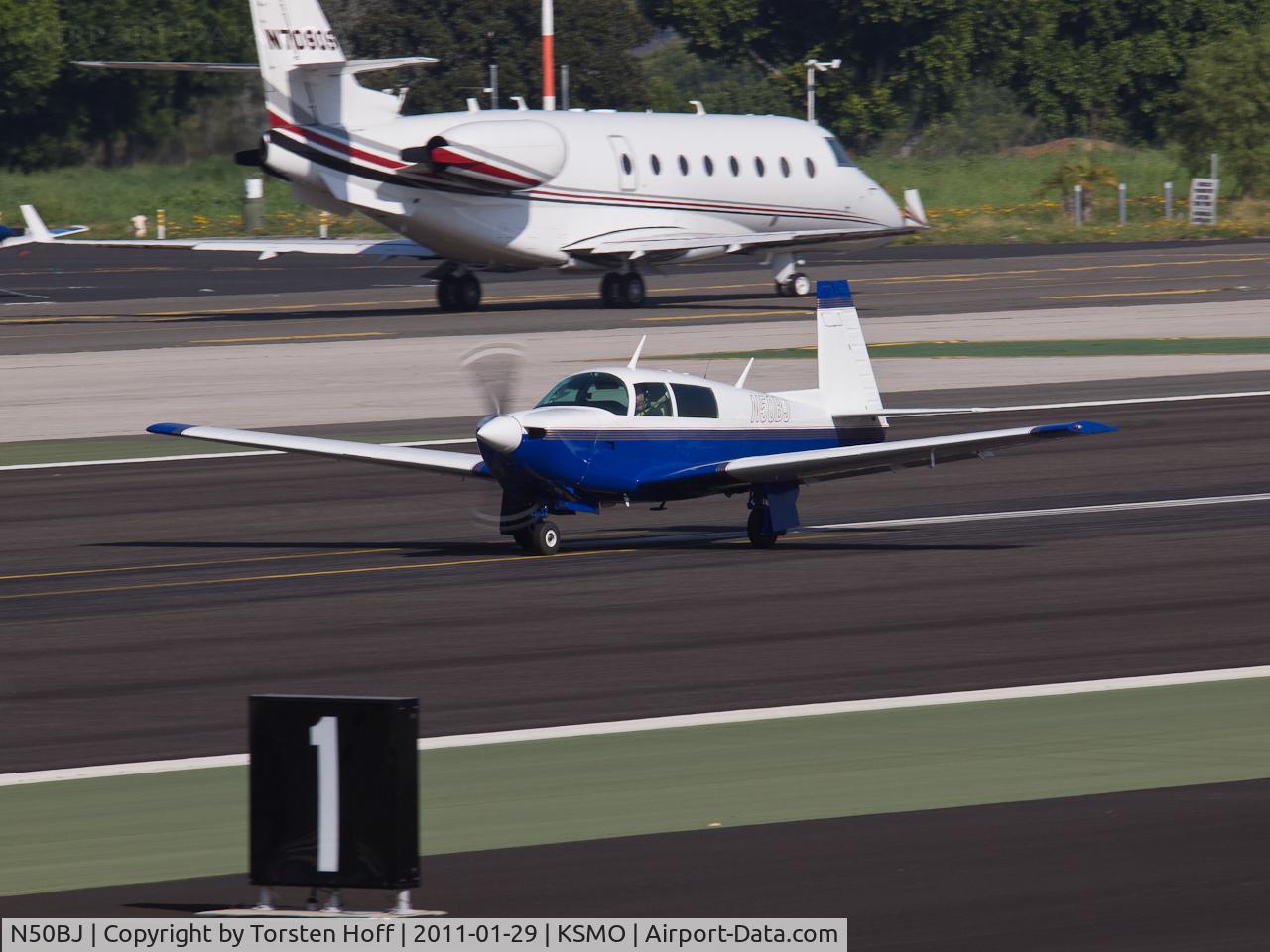 N50BJ, 1978 Mooney M20J 201 C/N 24-0657, N50BJ departing from RWY 21