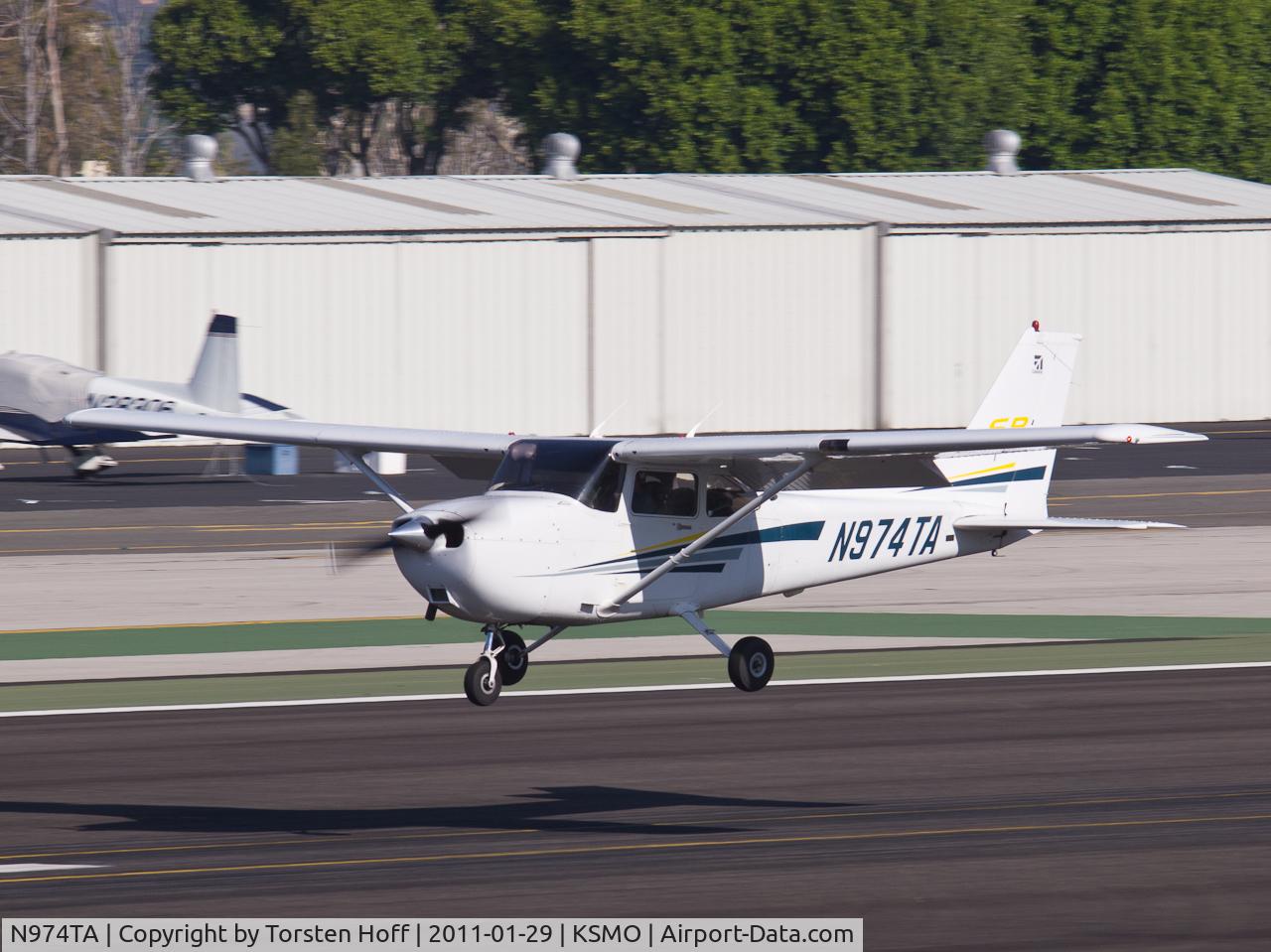 N974TA, 2002 Cessna 172S C/N 172S9074, N974TA arriving on RWY 21