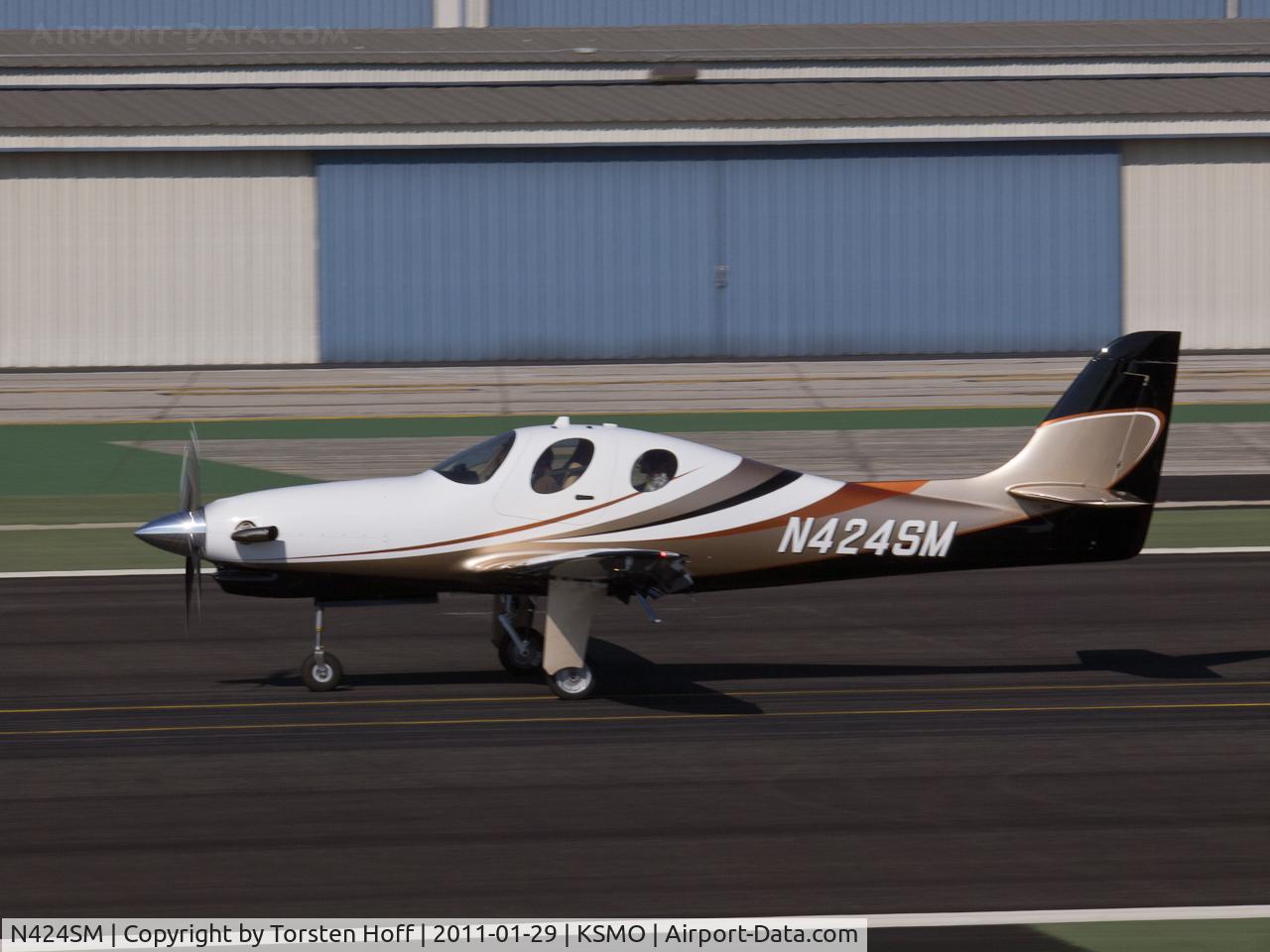 N424SM, Lancair Evolution C/N EVO-005, N424SM arriving on RWY 21