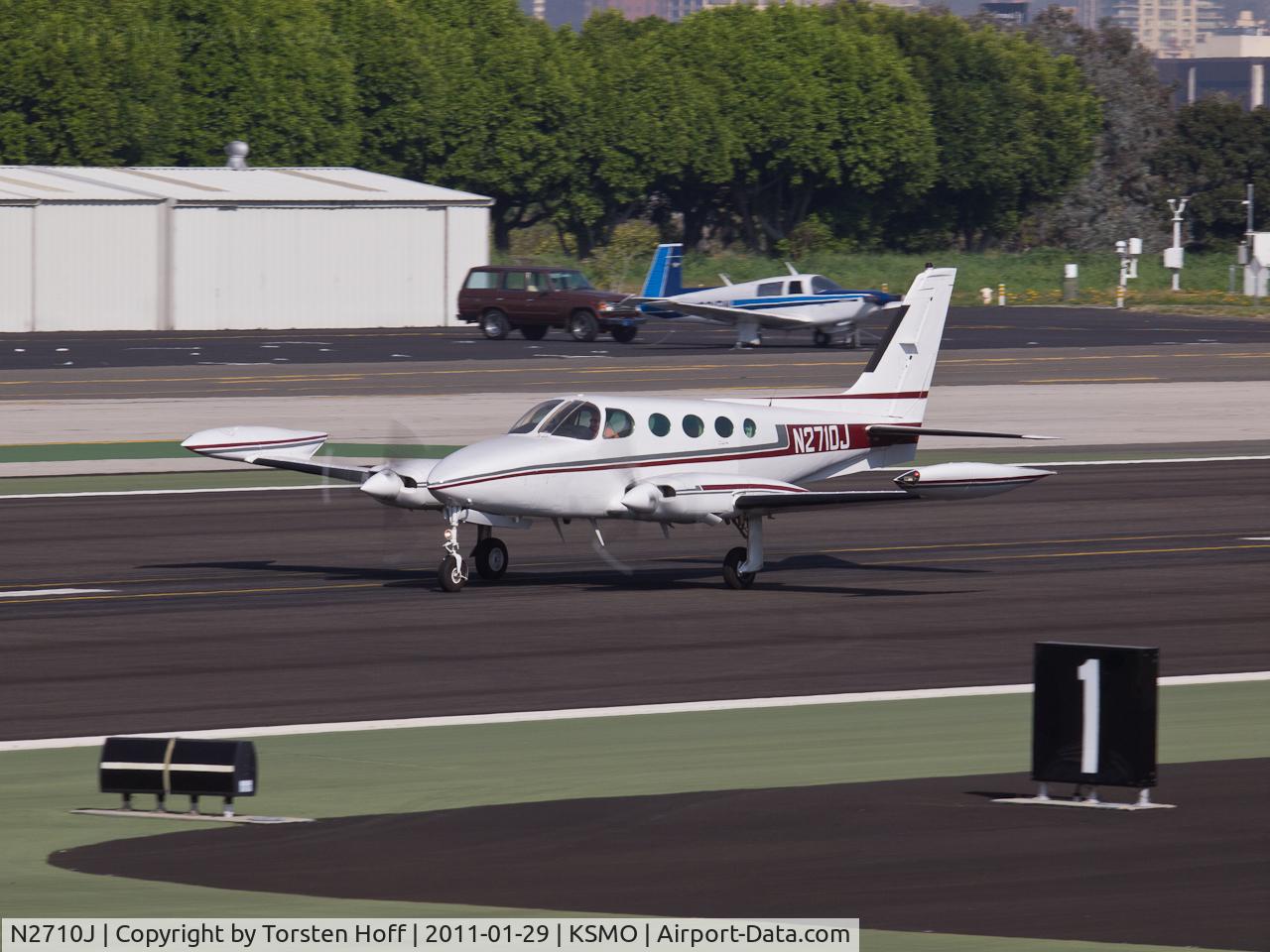 N2710J, 1979 Cessna 335 C/N 335-0043, N2710J departing from RWY 21