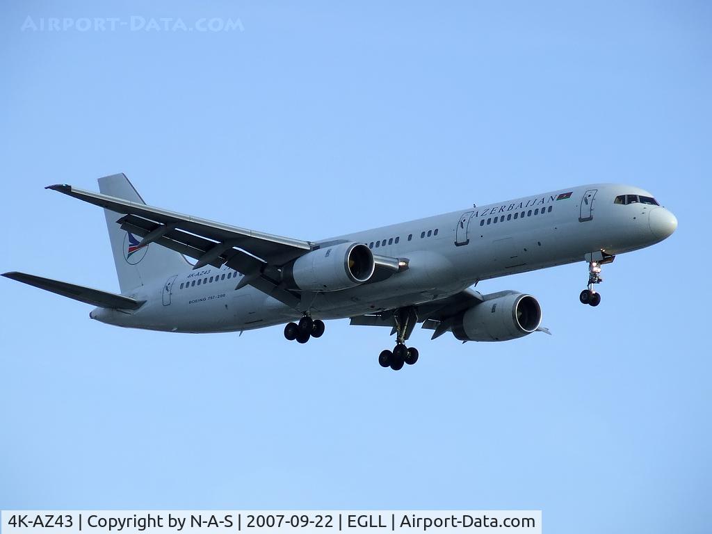 4K-AZ43, 1986 Boeing 757-2M6 C/N 23453, Short final