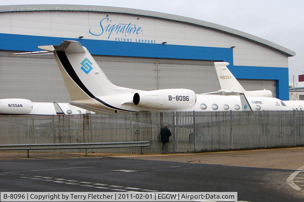 B-8096, 2009 Gulfstream Aerospace GIV-X (G450) C/N 4178, Air China's Gulfstream Aerospace GIV-X (G450), c/n: 4178 parked in the NWC at Luton