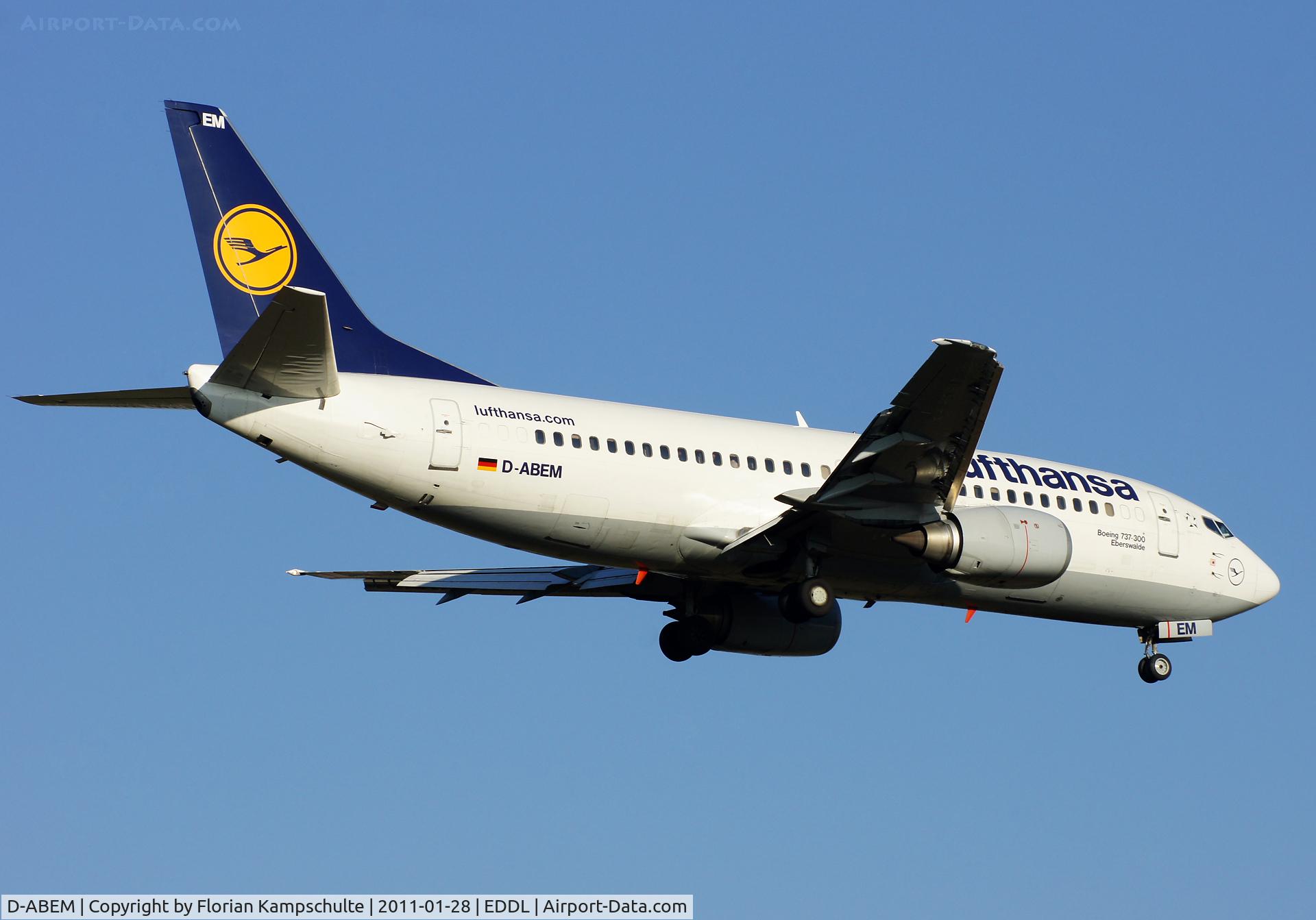 D-ABEM, 1991 Boeing 737-330 C/N 25416, in short finals runway 05R
