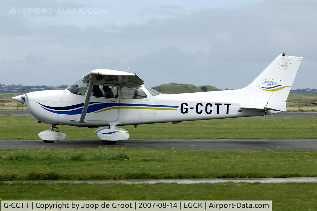 G-CCTT, 1999 Cessna 172S Skyhawk SP C/N 172S8157, based at Caernarfon-Llandwrog