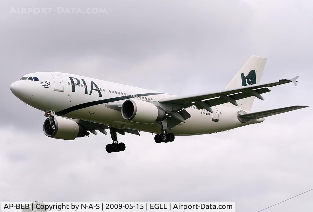 AP-BEB, 1991 Airbus A310-308 C/N 587, Short final