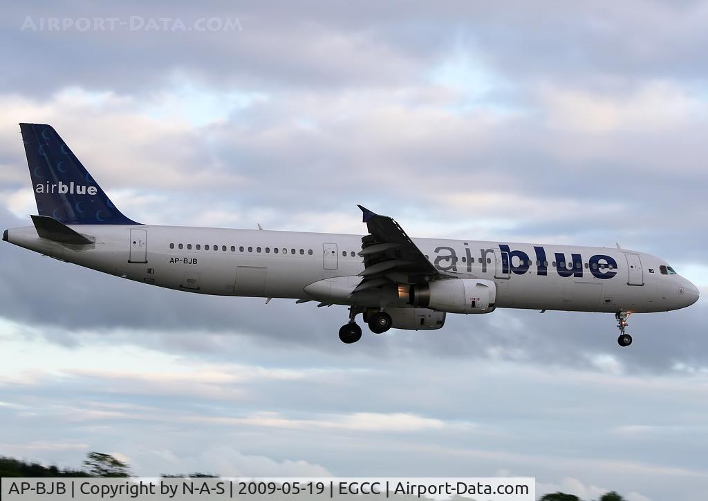 AP-BJB, 2000 Airbus A321-231 C/N 1218, Short final