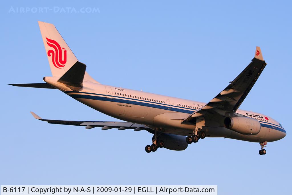 B-6117, 2008 Airbus A330-243 C/N 0903, Short final