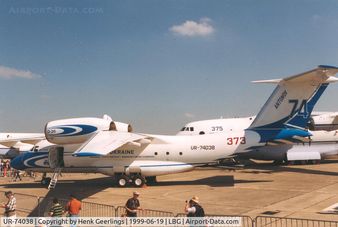 UR-74038, 1998 Antonov An-74TK-200 C/N 36547097933, Le Bourget Airshow 1999