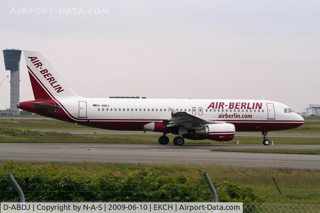 D-ABDJ, 2006 Airbus A320-214 C/N 2865, Heading for the runway