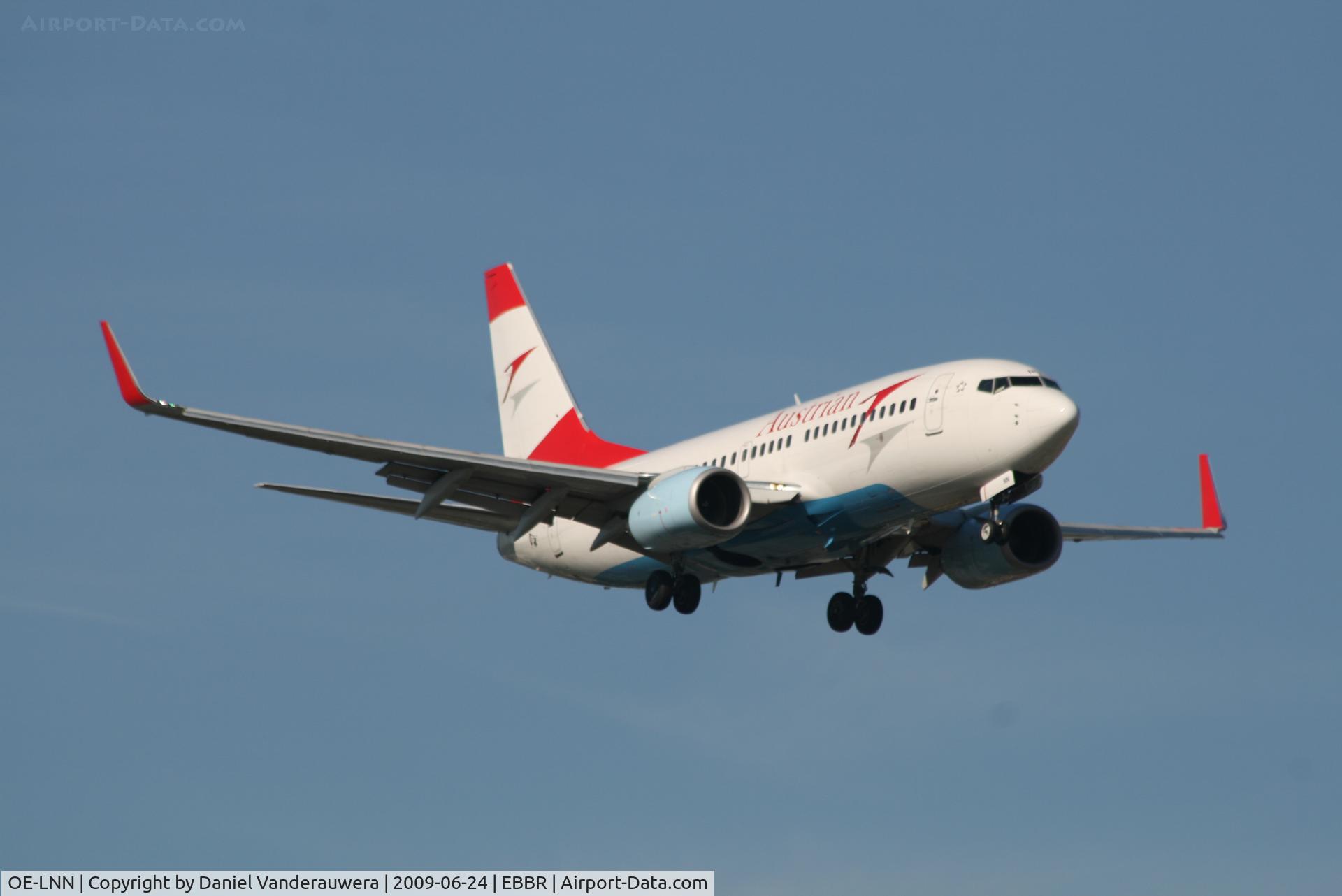 OE-LNN, 2000 Boeing 737-7Z9 C/N 30418, Arrival of flight OS351 to RWY 02