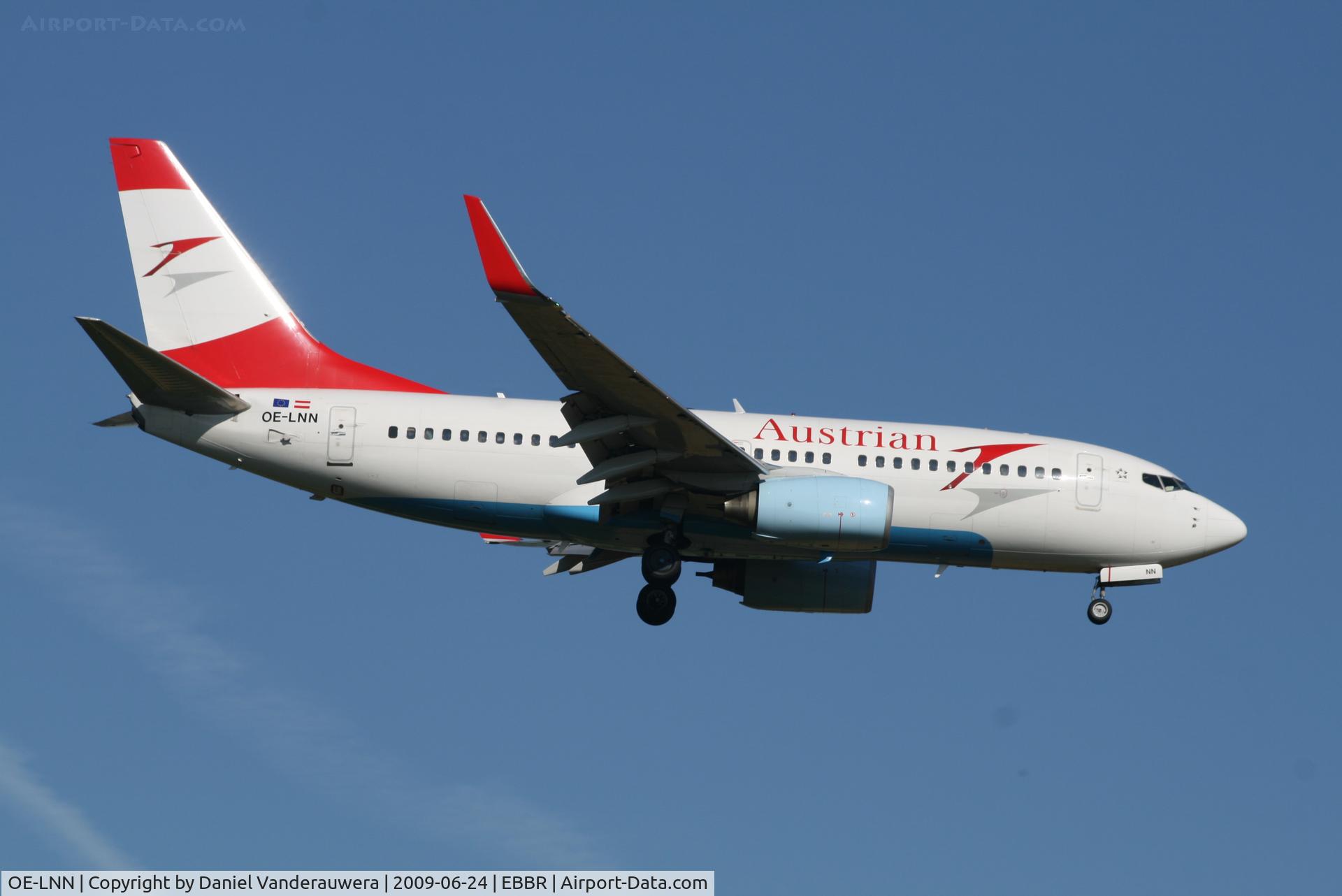 OE-LNN, 2000 Boeing 737-7Z9 C/N 30418, Flight OS351 is descending to RWY 02