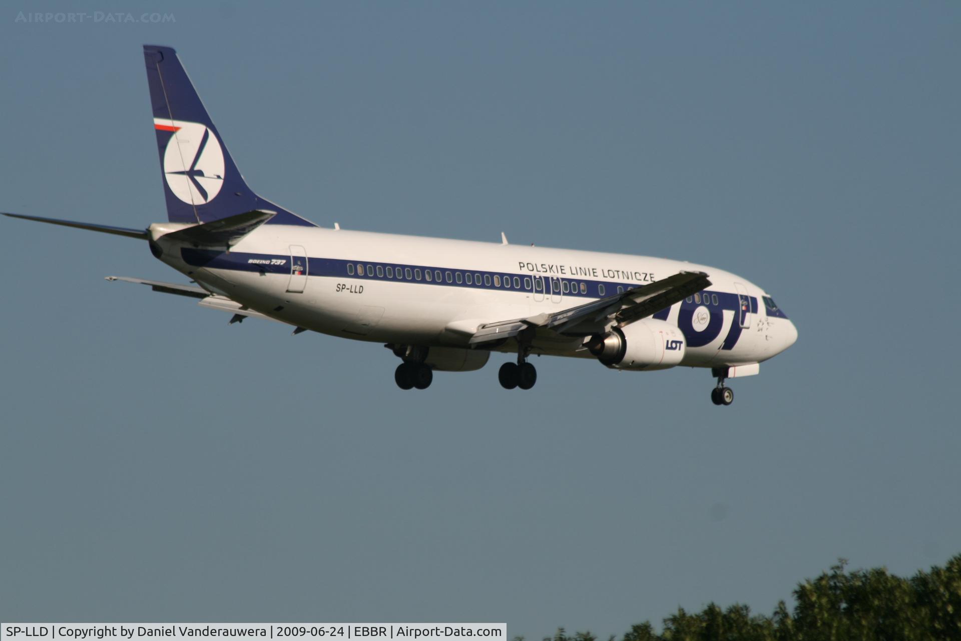 SP-LLD, 1994 Boeing 737-45D C/N 27256, Flight LO235 is descending to RWY 02