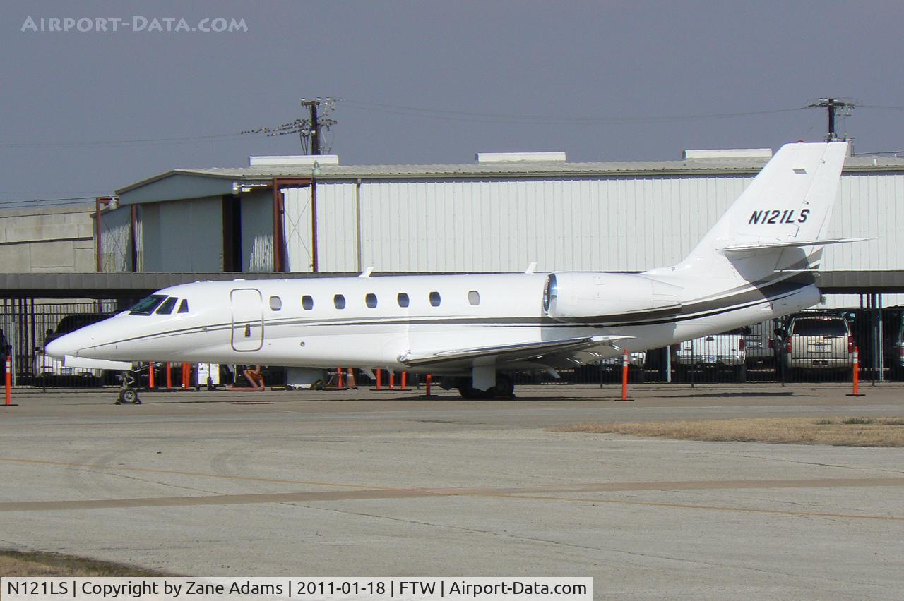 N121LS, 2006 Cessna 680 Citation Sovereign C/N 680-0076, At Meacham Field - Fort Worth, TX