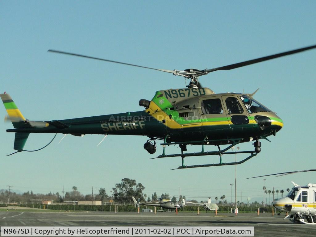 N967SD, 2003 Eurocopter AS-350B-2 Ecureuil C/N 3678, Air taxiing into the LACO Sheriff helipad area
