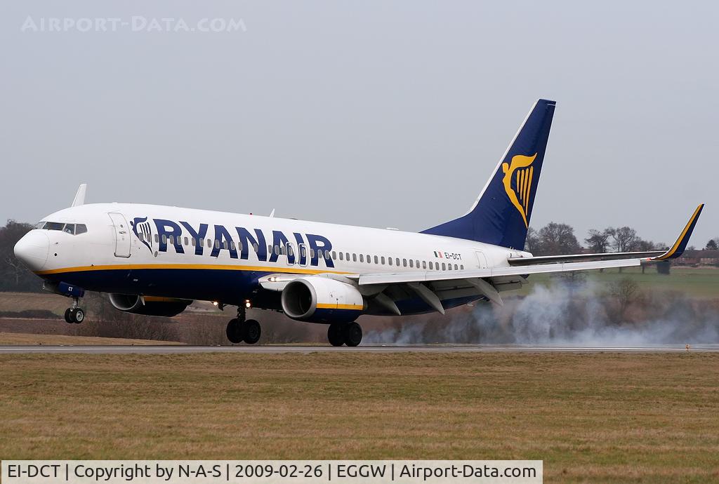 EI-DCT, 2004 Boeing 737-8AS C/N 33813, Smokey arrival