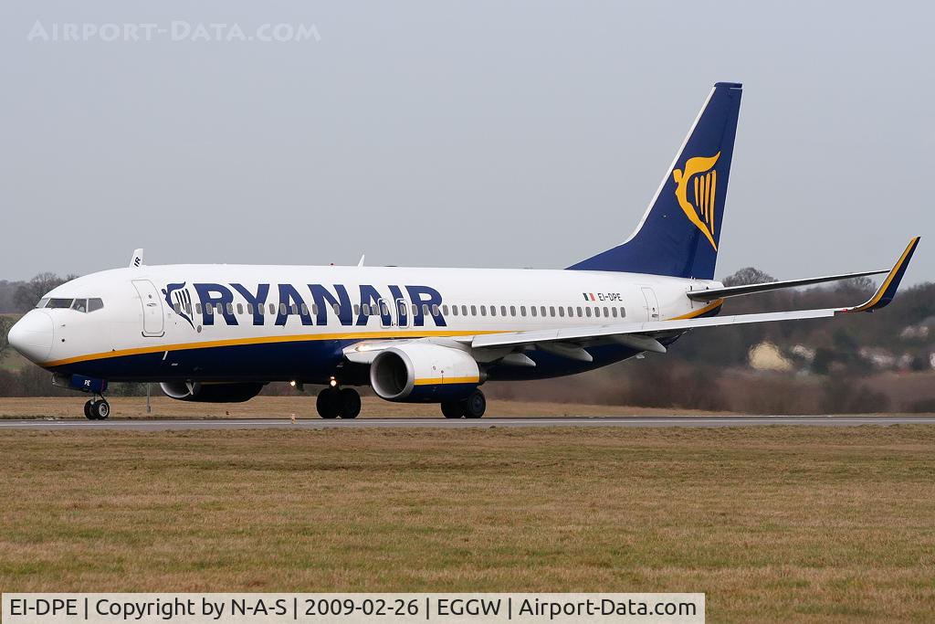 EI-DPE, 2006 Boeing 737-8AS C/N 33605, Just arrived