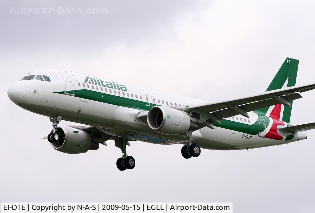 EI-DTE, 2009 Airbus A320-216 C/N 3885, Short final