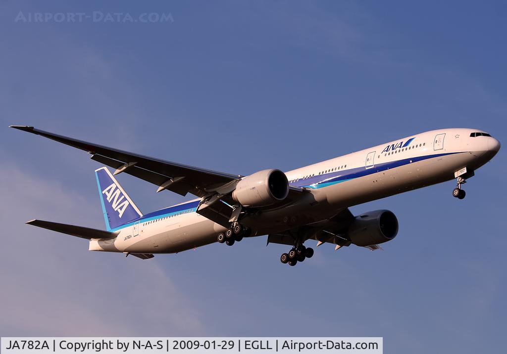 JA782A, 2007 Boeing 777-381/ER C/N 33416/691, Short final