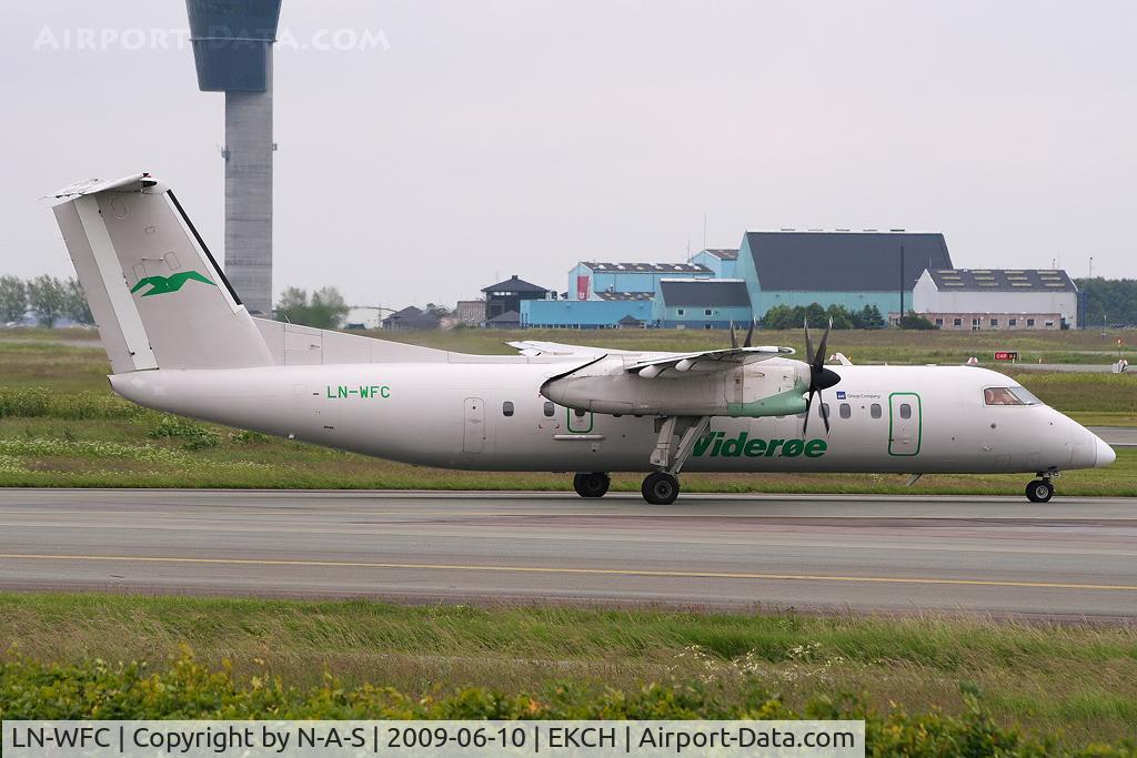 LN-WFC, 1990 De Havilland Canada DHC-8-311 Dash 8 C/N 236, Heading for departure