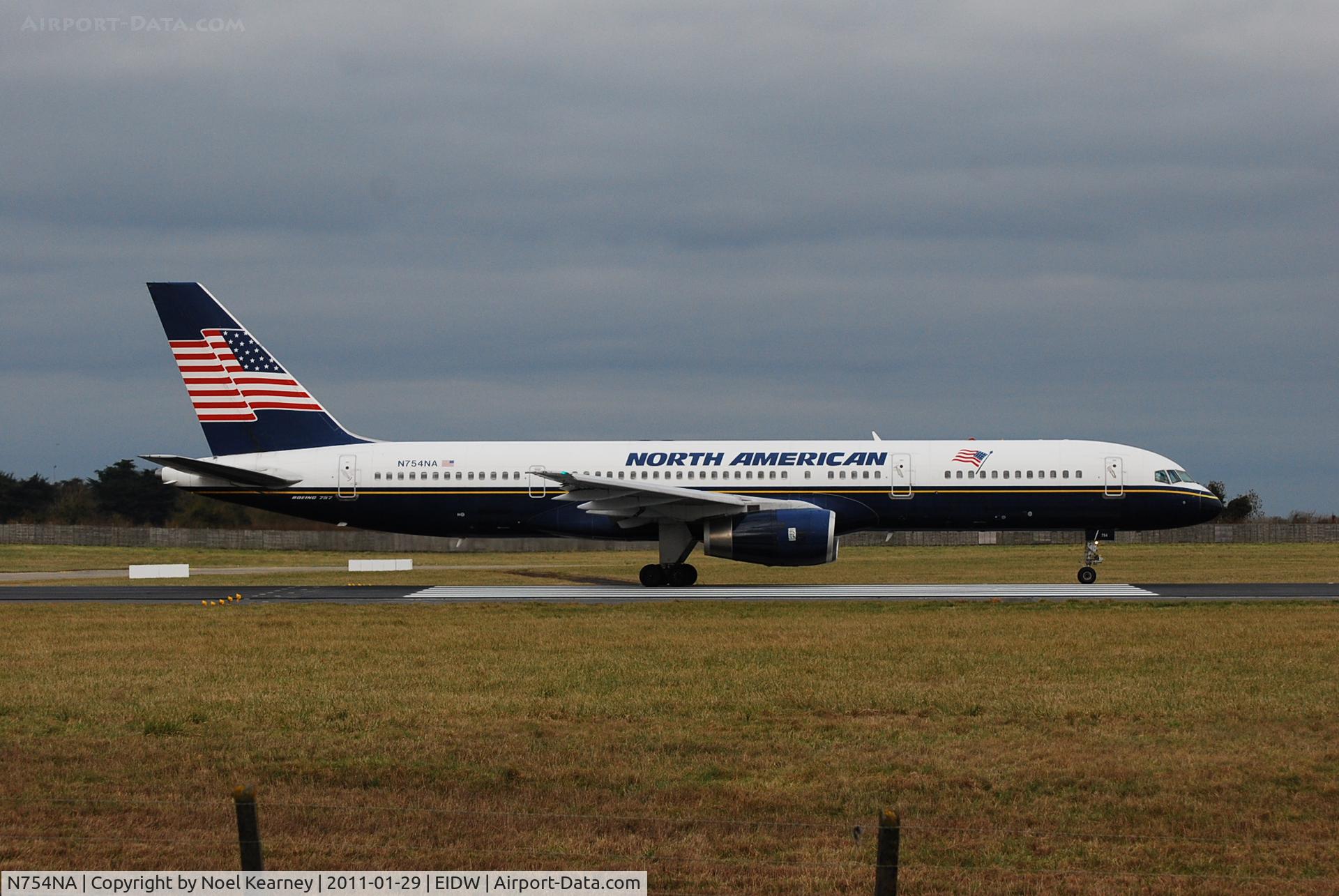 N754NA, 2001 Boeing 757-28A C/N 29381, Departing off Rwy 10, operating for EIN
