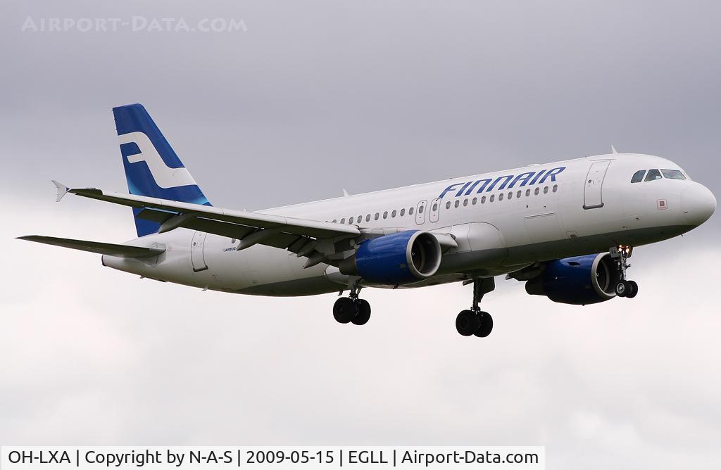 OH-LXA, 2001 Airbus A320-214 C/N 1405, Short final
